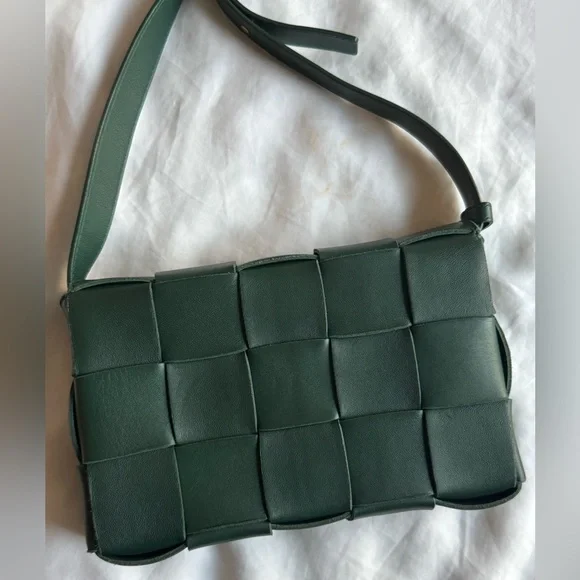 Bottega Veneta Cassette Intrecciato Crossbody Bag Rainforest Green Authentic